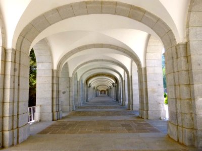 Valle de los Caídos - Galerías del claustro de la Abadía 13