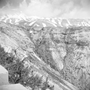 Vallei van de Kadisha nabij het dorp Hadchit, Bestanddeelnr 255-6451