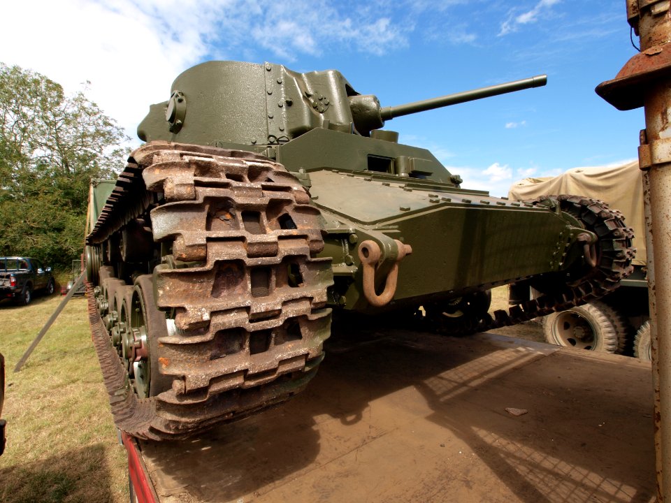 Valentine Mk V (1942) pic-001