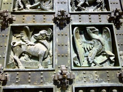 Valle de los Caídos - Puerta de la Abadía 03