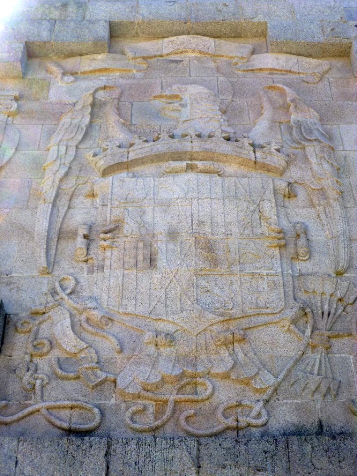 Valle de los Caídos - Frontis porticado de la Basílica 06