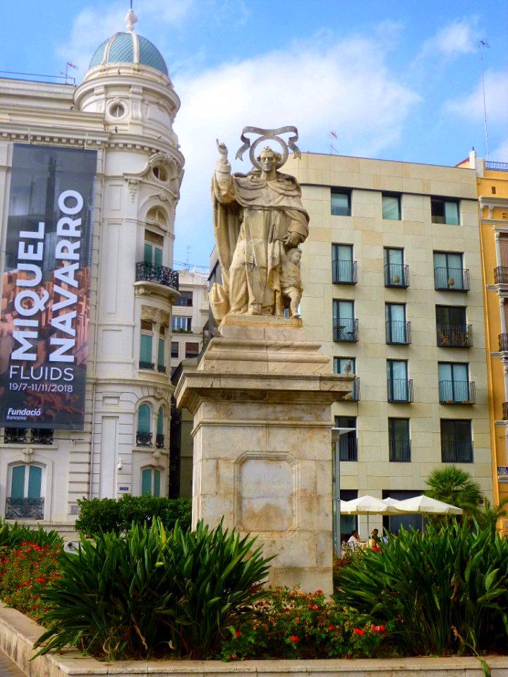 Valencia - Plaza de Tetuán, Monumento a San Vicente Ferrer 1
