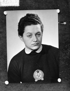 Valeria Gyenge , Hongaarse zwemster van Olympische Spelen, Bestanddeelnr 908-0952
