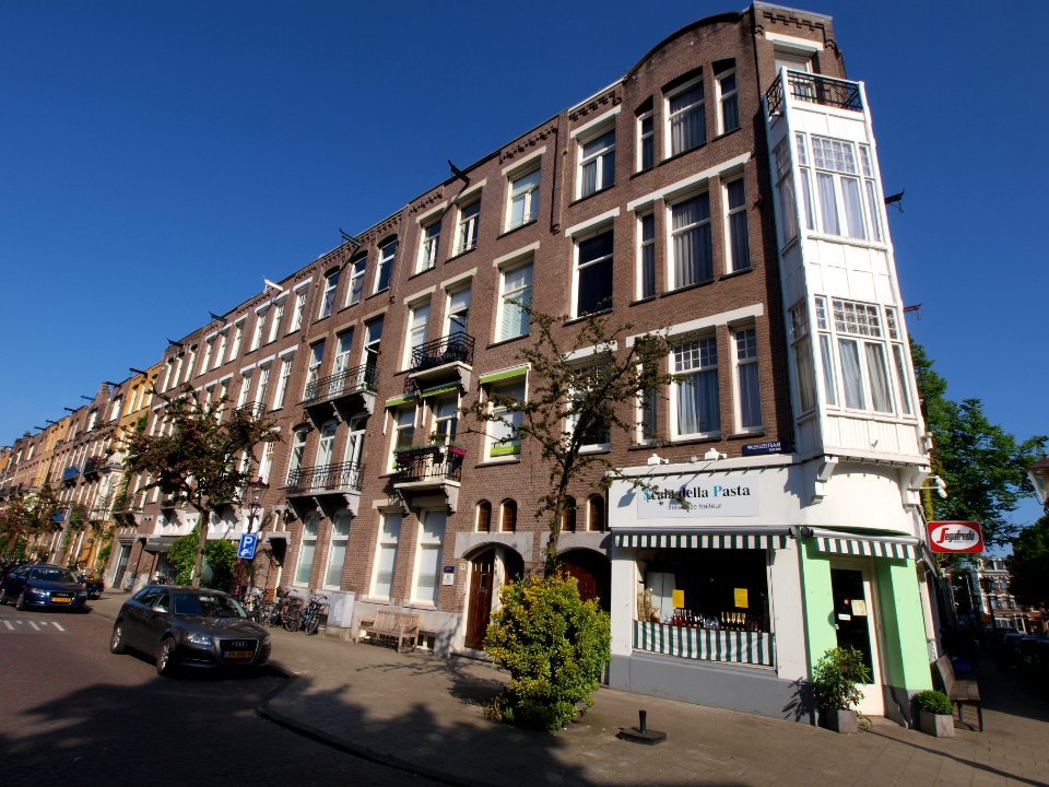Valeriusstraat hoek Emmastraat, Scala della Pasta winkel met No 90-98