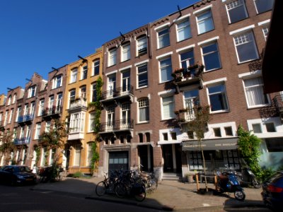 Valeriusstraat Haagen & Partners winkel met No 100-106 photo