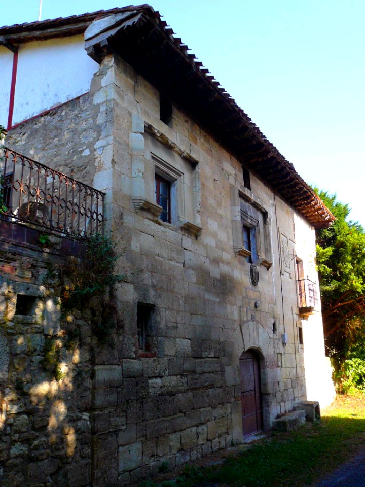 Valpuesta - Casa-Palacio de Zaldívar 12