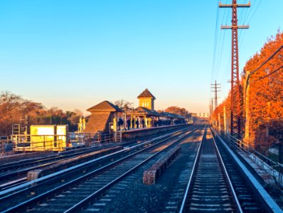 Valley Stream LIRR station from tracks