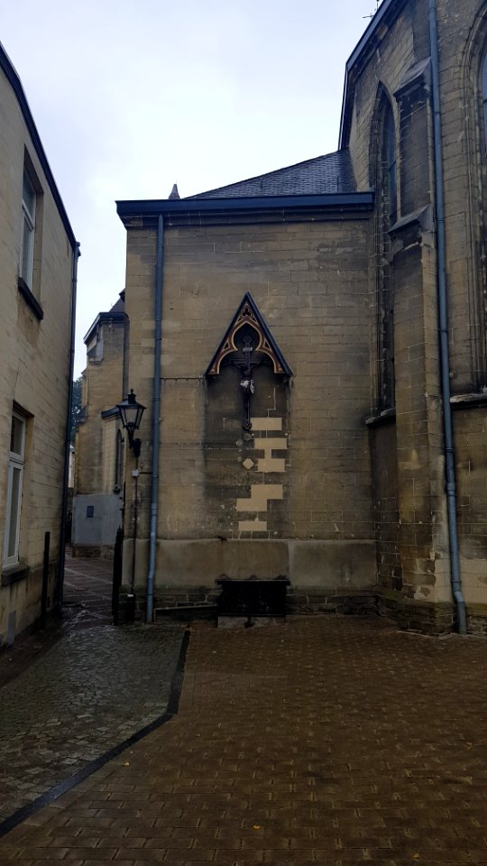 Valkenburg-wegkruis Grotestraat Centrum aan kerk (1)