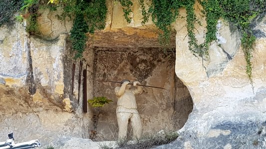 Valkenburg-Blokbreker boven ingang Gemeentegrot (1)
