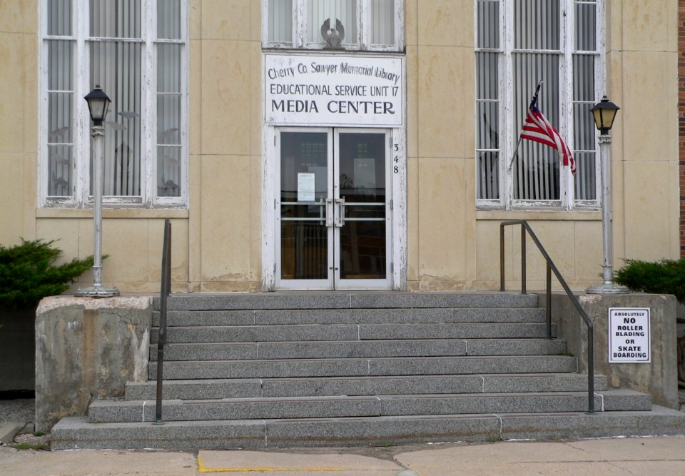 Valentine, Nebraska former post office W entrance