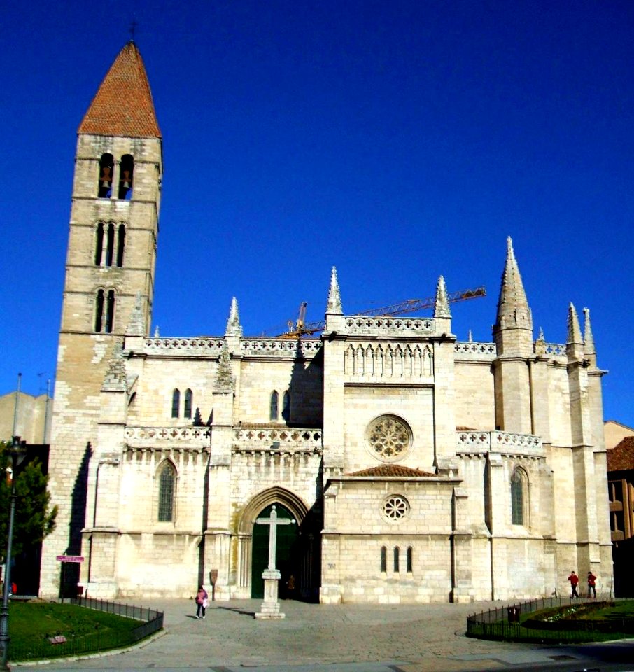 Valladolid - Iglesia de Santa María la Antigua 04