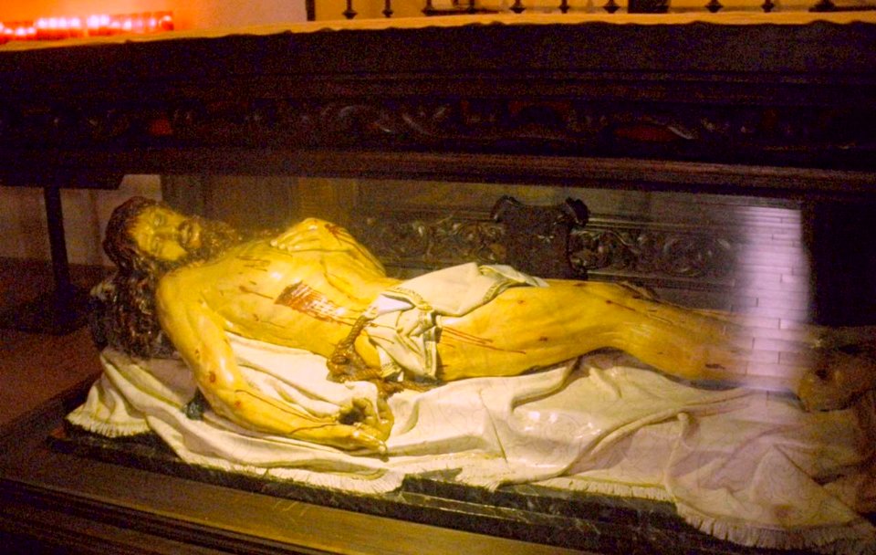 Valladolid - Real Monasterio de San Benito, iglesia, Santo Cristo del Consuelo