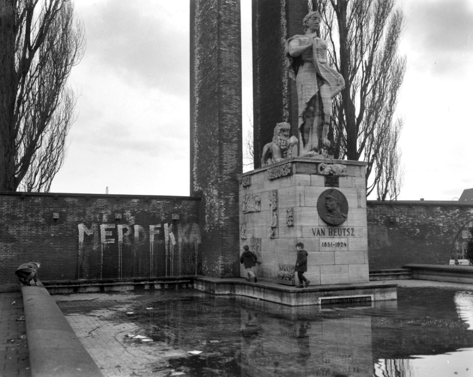 Van Heutz monument Amsterdam beklad, Bestanddeelnr 913-7005