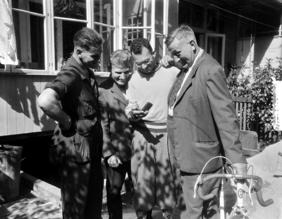 Van Heusden met tandewiel in de zaak, Bestanddeelnr 905-2848