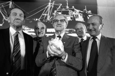 Van links naar rechts de Franse admiraal Sanguinetti, generaal Nino Pasti (Ital…, Bestanddeelnr 931-8270
