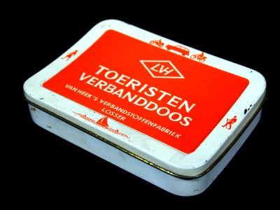Van Heeks verbandstoffenfabriek LVH Toeristen Verbanddoos blikje, foto2