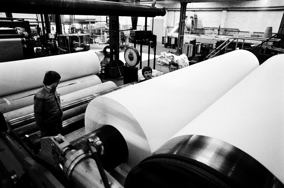 Van Gelder in Wormer bezet asbest machine, Bestanddeelnr 930-6334
