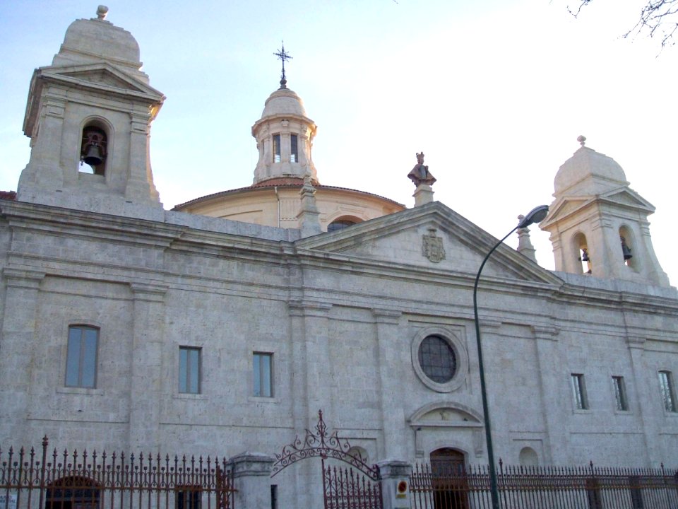 Valladolid - Convento de los Agustinos Filipinos (Museo Oriental), exterior 3