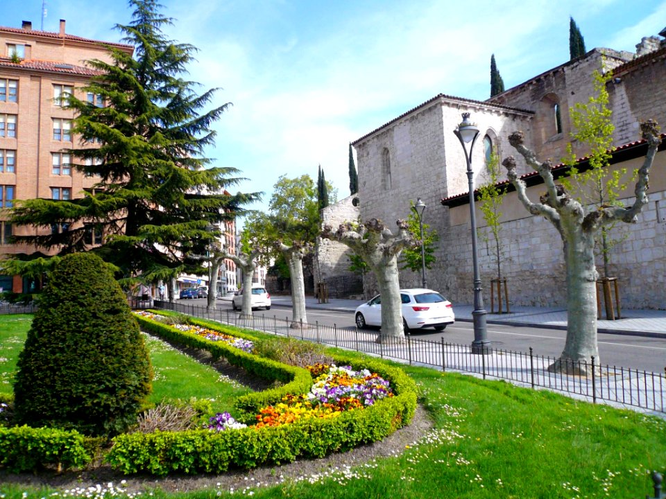 Valladolid - Calle del Arzobispo Gandasegui 1