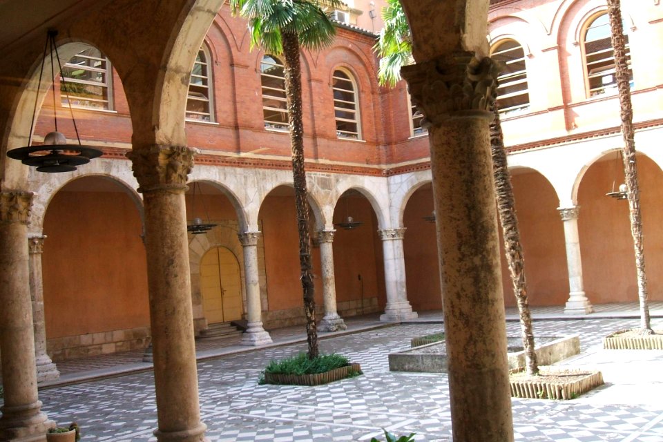 Valladolid - Palacio de los Condes de Benavente (Biblioteca Pública) 1