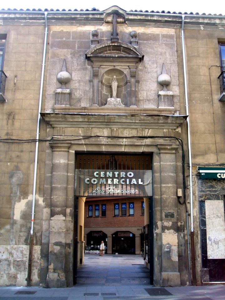 Valladolid - Antiguo Convento de las Comendadoras de Santa Cruz 2