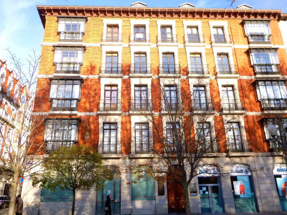 Valladolid - Calle de la Acera de Recoletos, 12 (Casa natal de Miguel Delibes) 4