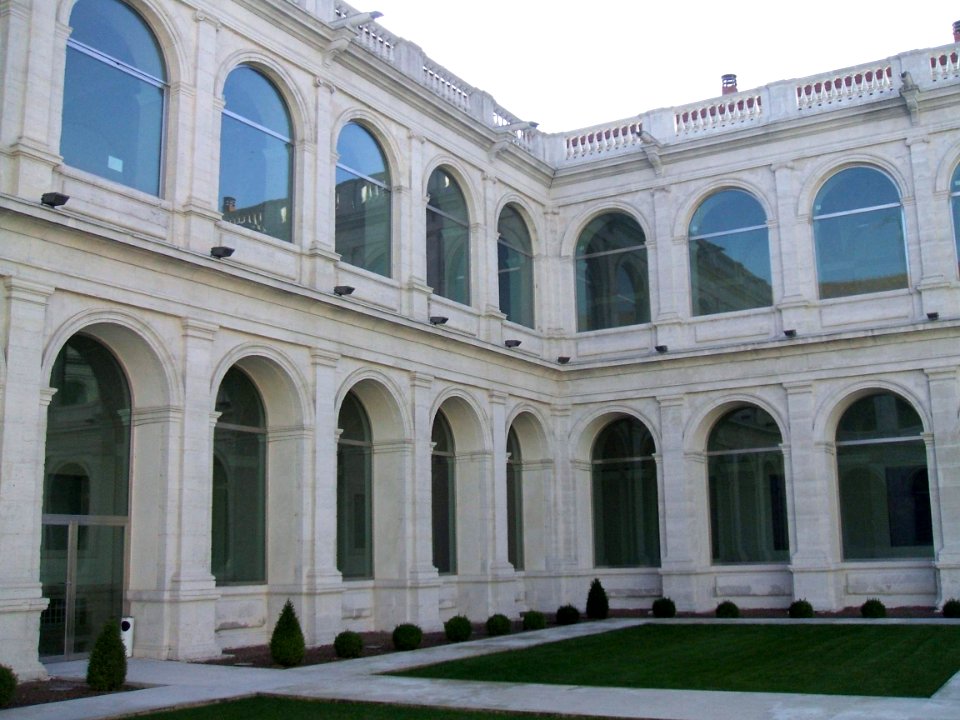 Valladolid - Patio del Convento de los Agustinos Filipinos (Museo Oriental) 04