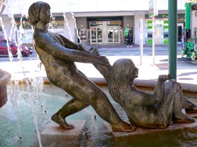 Valladolid - Plaza de España, Fuente de los Niños 3