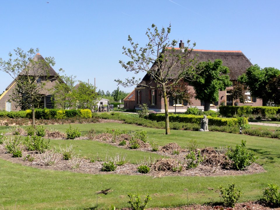 Valburg Rijksmonument 36728 boerderij met schuur Reethsestraat 17-19