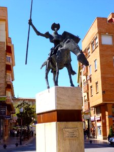 Valdepeñas - Esculturas y monumentos 04