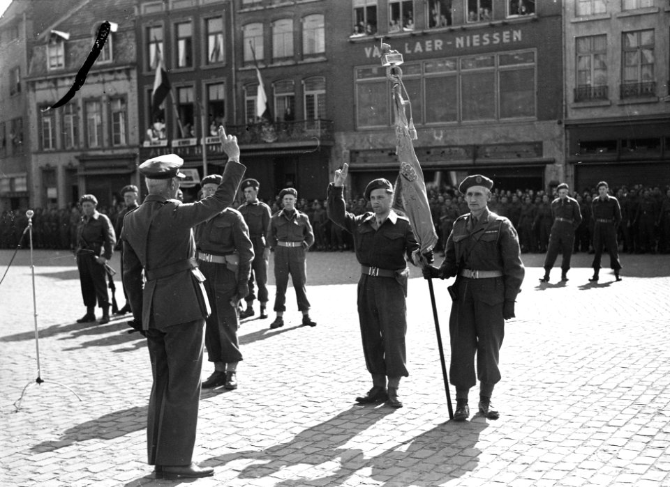 Vaandeloverdracht, Bestanddeelnr 902-1342