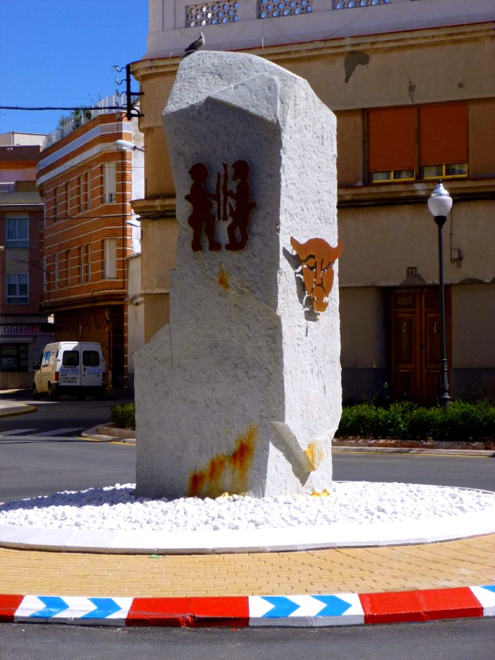 Valdepeñas - Esculturas y monumentos 07