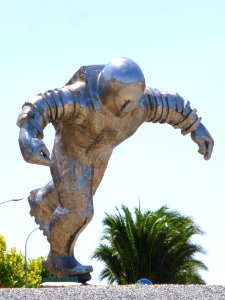 Valdemoro - Glorieta del Universo, 'Astronauta', de Francisco Leiro 2