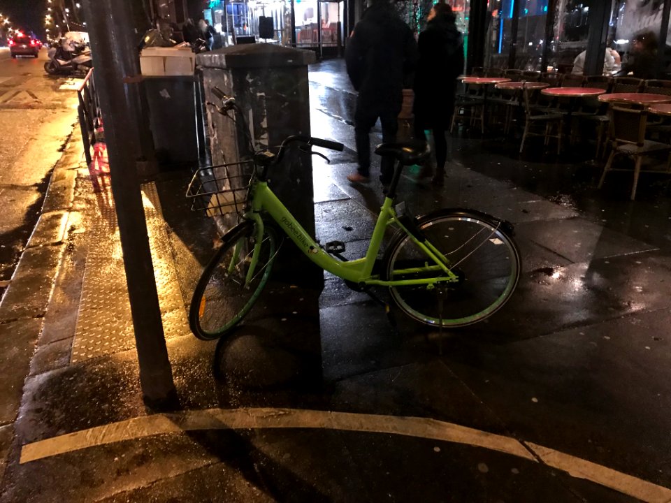 Vélo Gobee Bike boulevard St Denis Paris 1