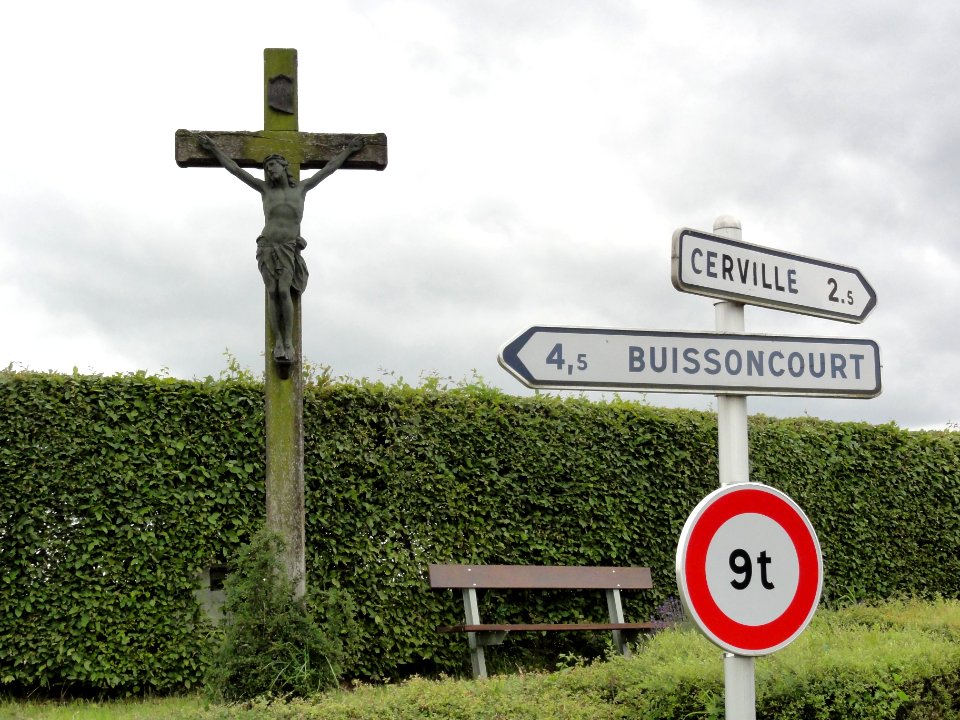 Vélaine-sous-Amance (M-et-M) croix de chemin