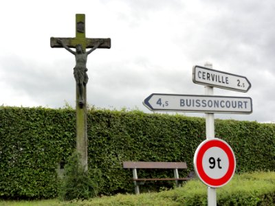 Vélaine-sous-Amance (M-et-M) croix de chemin