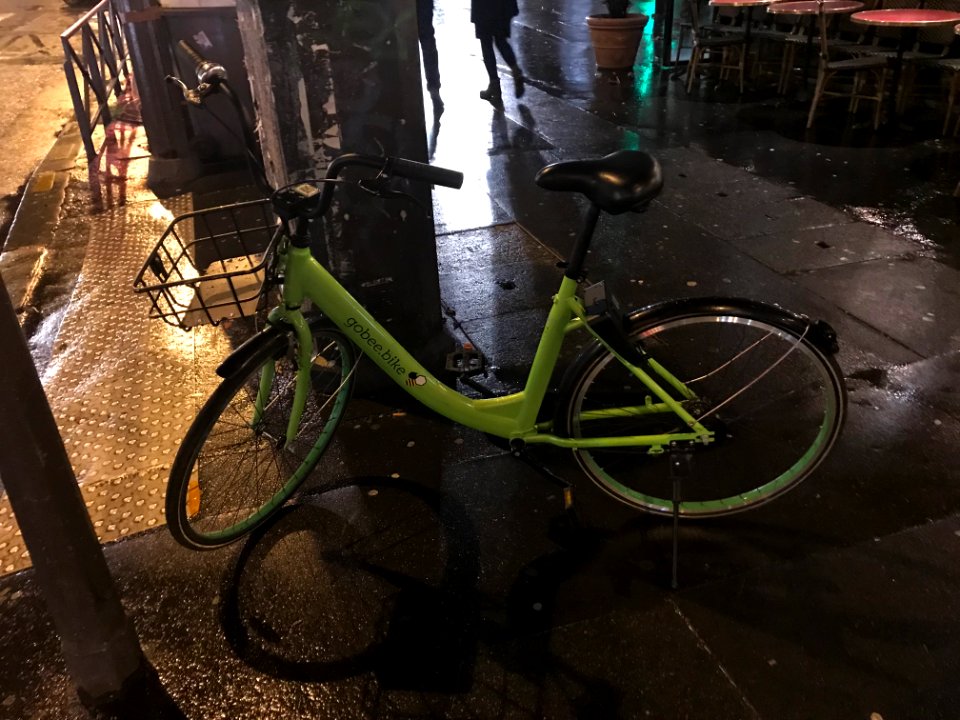 Vélo Gobee Bike boulevard St Denis Paris 2