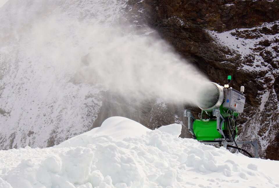 Winter sports snow arm alpine