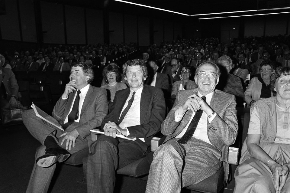 V.l.n.r. premier Lubbers, FNV-voorzitter Kok en Arie Groenevelt, Bestanddeelnr 932-5904