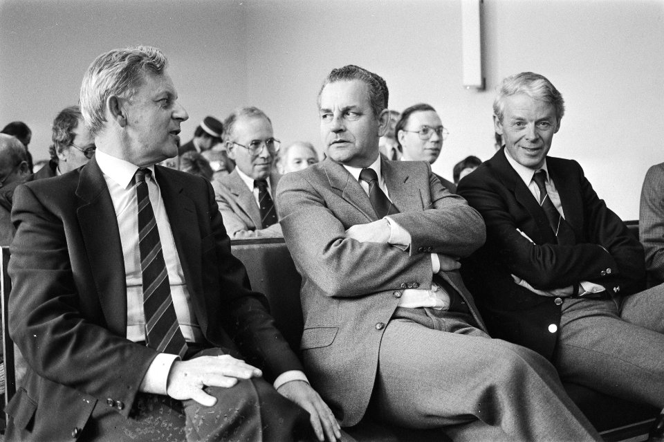 V.l.n.r. president-directeur Ploeger, algemeen directeur Clemens en dhr. Kok (ch, Bestanddeelnr 932-7592