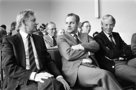 V.l.n.r. president-directeur Ploeger, algemeen directeur Clemens en dhr. Kok (ch, Bestanddeelnr 932-7592