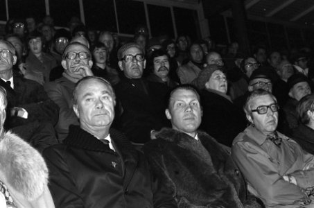V.l.n.r. op de tribune Frantisek Fahdronc, Rinus Michels en KNVB-voorzitter Jacq, Bestanddeelnr 927-0232