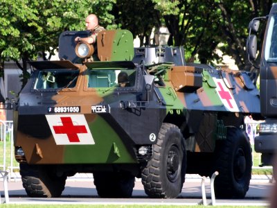 Véhicule de l'Avant Blindé, VAB 4x4, army licence registration 6893 1050 Red Cross, Croix Rouge
