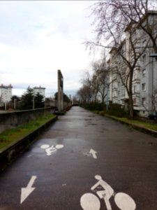 Vénissieux - Promenade Joseph Muntz, depuis la place Jules Grandclément
