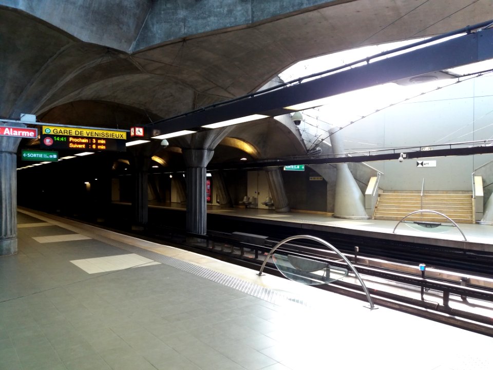 Vénissieux - Station du métro D Parilly, direction Gare de Vénissieux