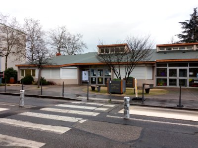 Vénissieux - Rue Professeur Roux, centre social du Moulin à Vent