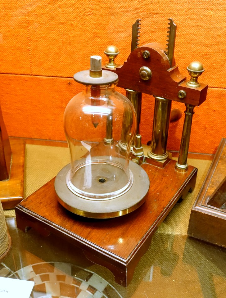Vacuum pump and bell jar, Watkins & Hill, Charing Cross Road, London, c. 1835-1845 - Fox Talbot Museum - Wiltshire, England - DSC01066