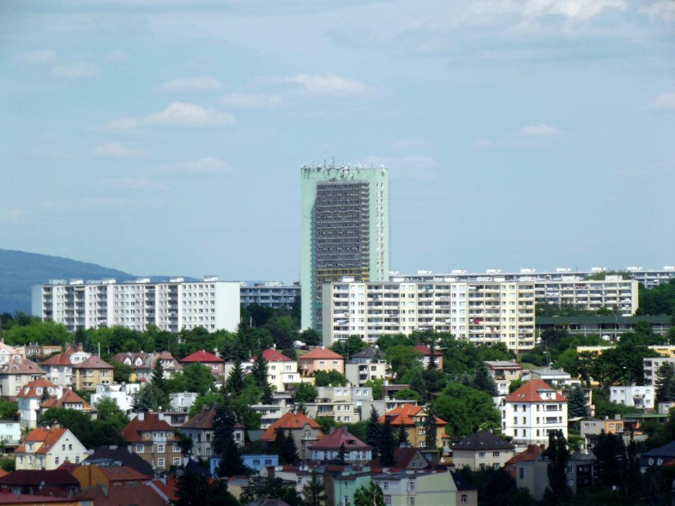 Výhled z obchodní akademie - Boží prst při rekonstrukci