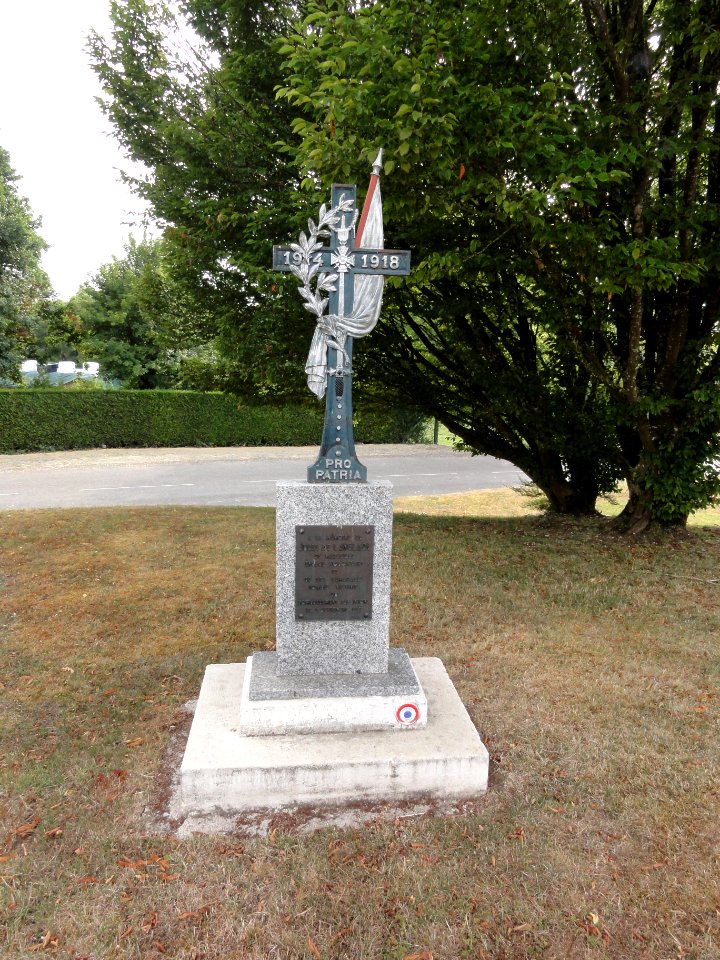 Vadelaincourt (Meuse) monument aux morts