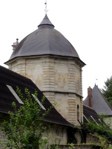 Vadencourt (Aisne) abbaye de Bohéries 08 tour pigeonnier
